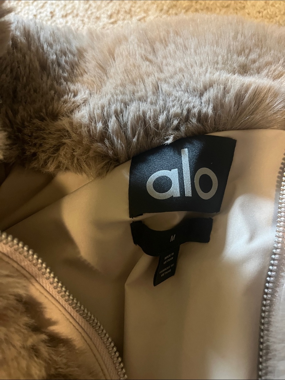 ALO YOGA fur coat - Picture 2 of 2